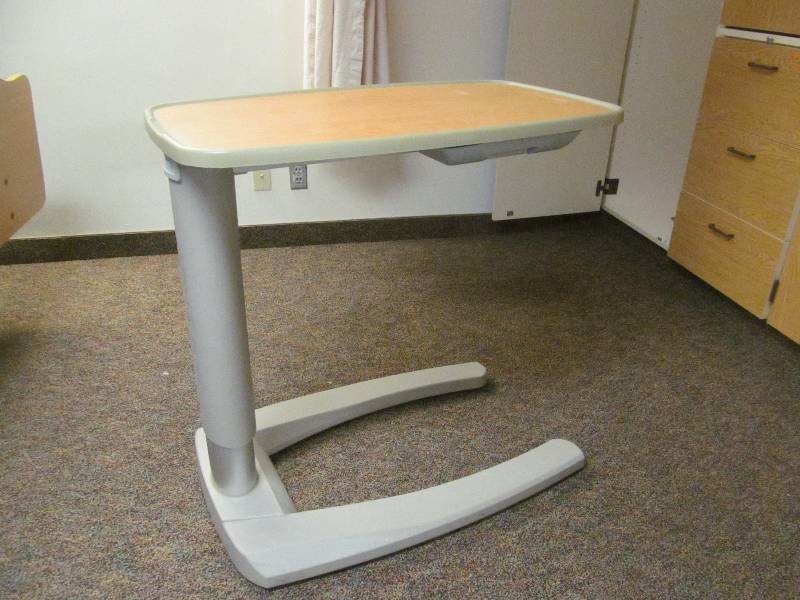 lot 196 image: Rm 32-Bed Tray