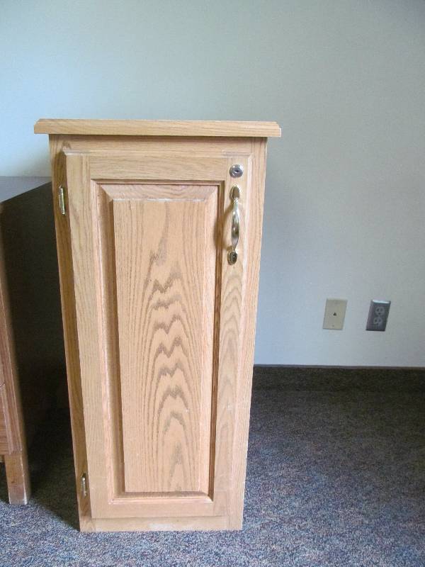 lot 201 image: Rm 31- Floor Cabinet