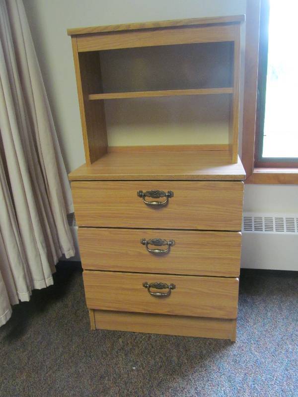 lot 234 image: Rm 28-Nightstands