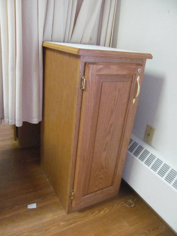 lot 262 image: Rm 25-White top Floor Cabinet