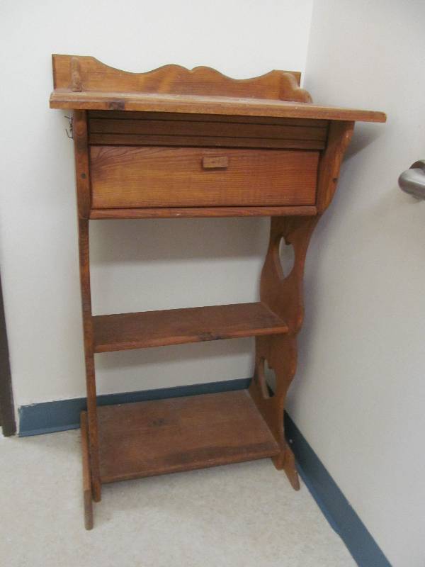 lot 267 image: Rm 25-Writing Desk