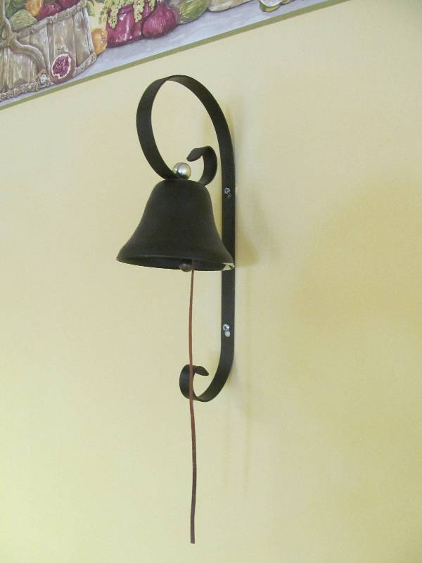 lot 281 image: Dining room-1 Antique style bell
