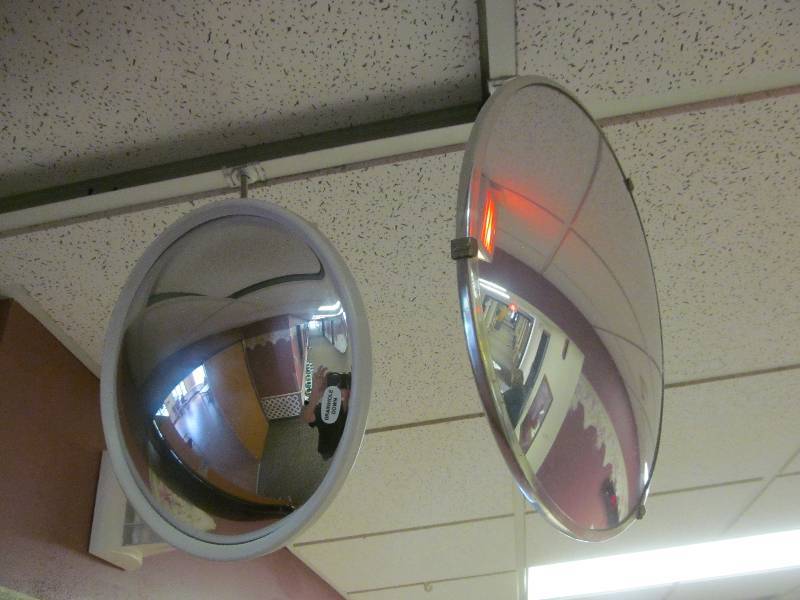 lot 301 image: Rm 24- 8 security mirrors