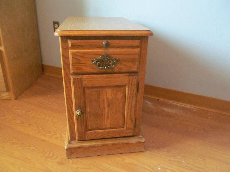 lot 314 image: Special care room-Bedside table, drawer, door