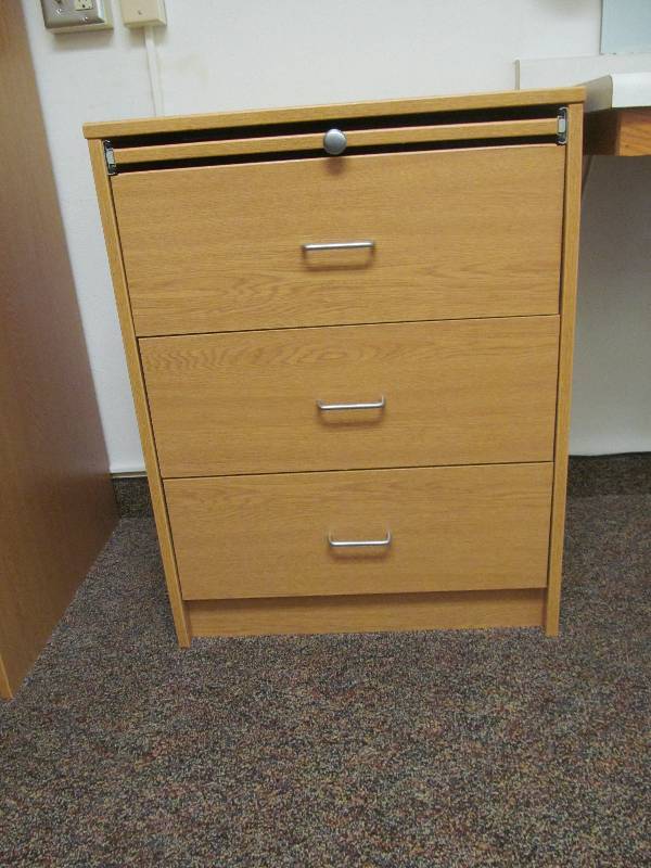 lot 335 image: (Rm 19) 3 Drawer Cabinet (26x20x34)