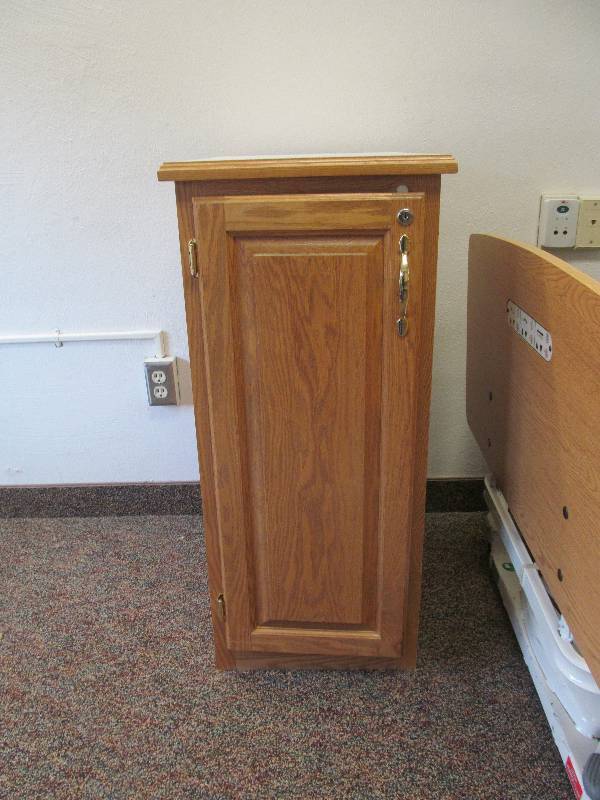 lot 356 image: (Rm 16) Floor Cabinet