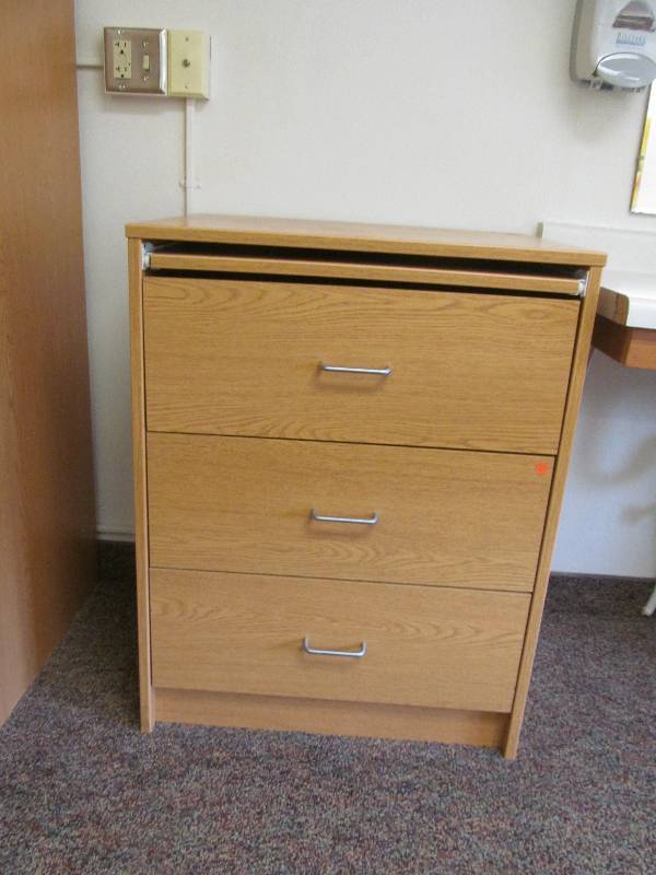 lot 358 image: (Rm 16) 3 Drawer Cabinet
