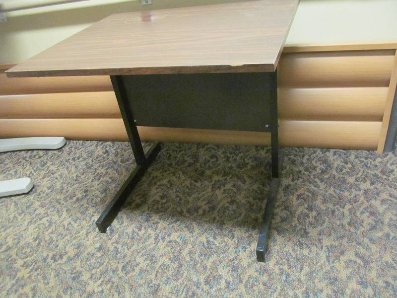 lot 366 image: (Hall) Adjustable Tray table (30x24)