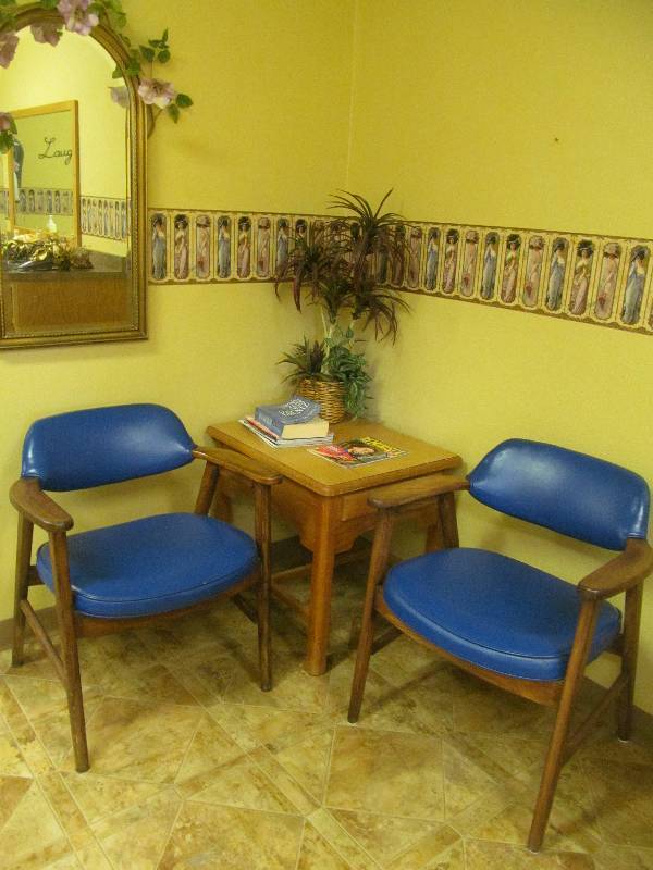 lot 367 image: (Hair Care) Waiting room chairs, table, mirror, plant