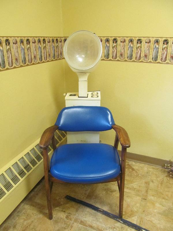 lot 371 image: (Hair Care) 2 Hair drying stations with chairs