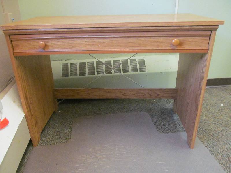 lot 400 image: #4 Office-Desk