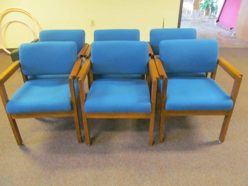 lot 428 image: Cleaning room-6 upholstered chairs