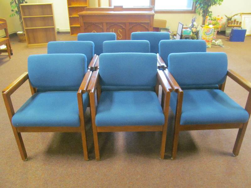 lot 429 image: Cleaning room-8 upholstered chairs