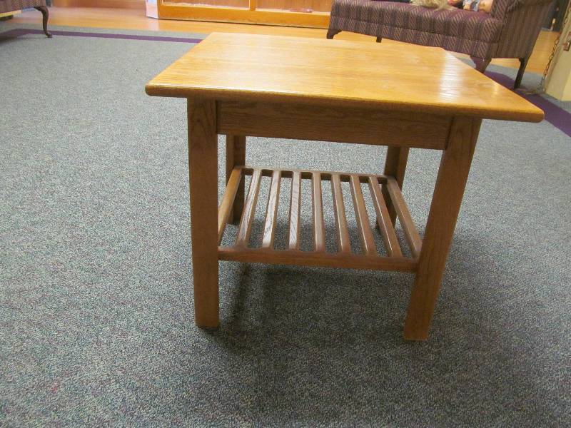 lot 441 image: Cleaning room-Wood End table