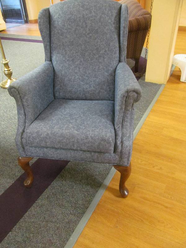 lot 445 image: Cleaning room-Blue chair
