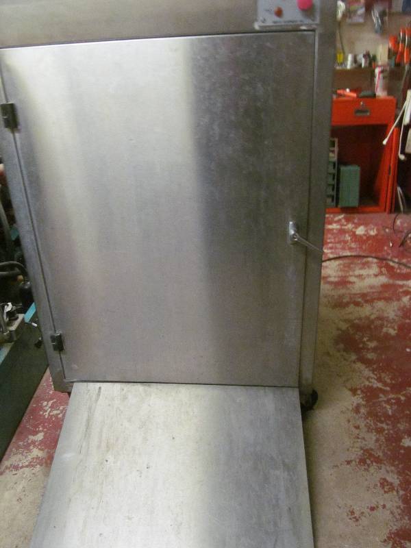 lot 456 image: Cleaning room-Wheel chair wash station- Medco Equip.