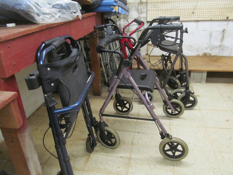 lot 467 image: Basement-Group of walkers (wheeled and adjustable aluminum)