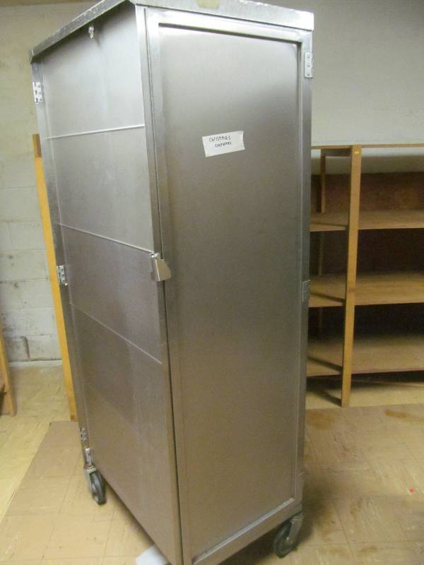 lot 472 image: Office 4- 2 stainless steel NSF (20x27x70)