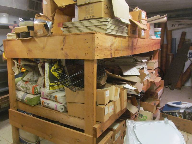 lot 484 image: Office 4- Variety of flooring, tile, laminate, edging, grout (48x96x57)
