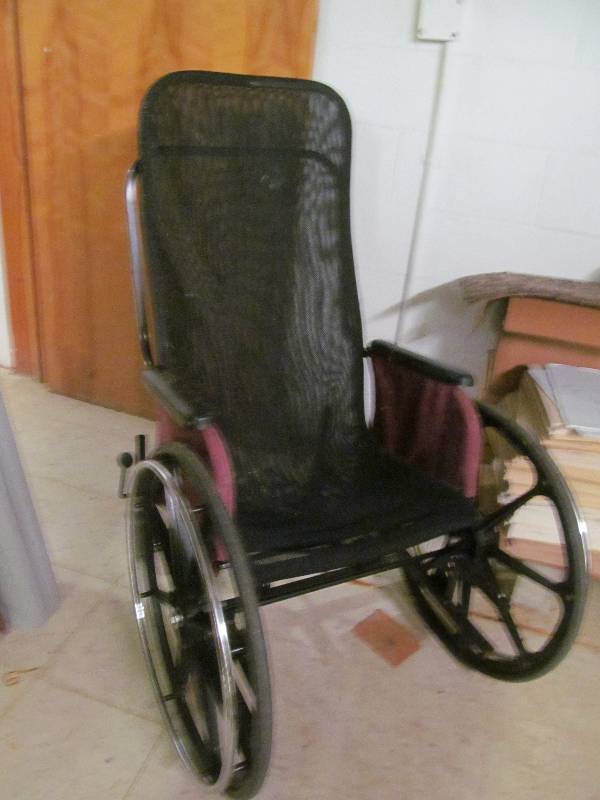 lot 485 image: Office 4- wheel chair