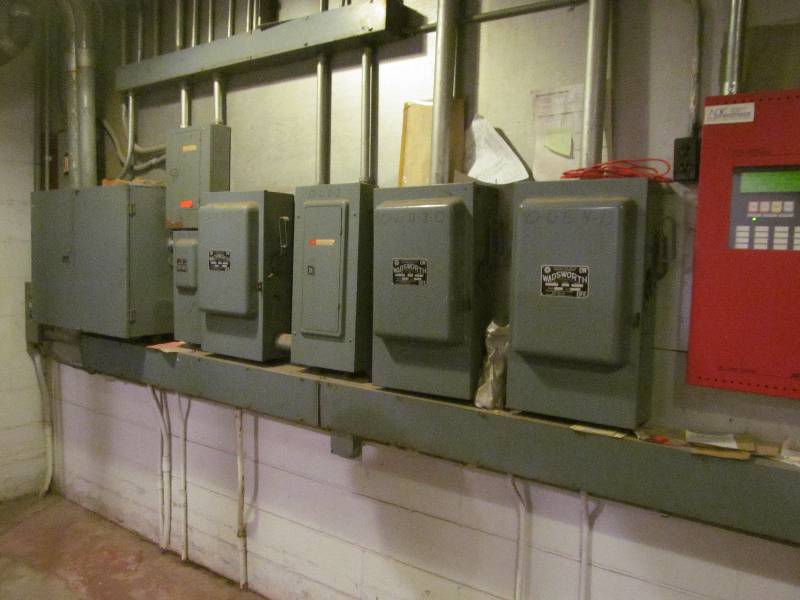 lot 492 image: Office 4- 8 electrical services boxes