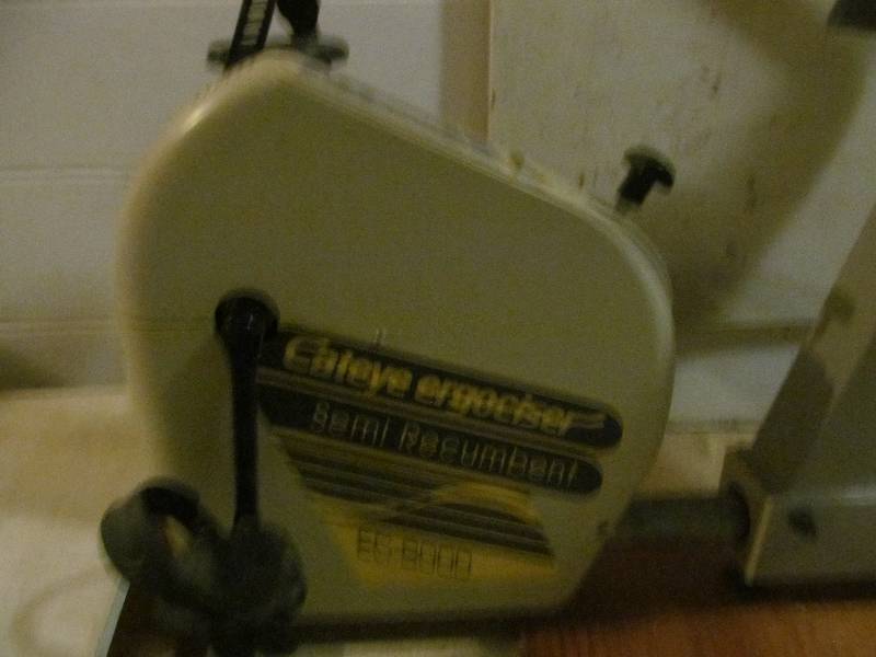 lot 494 image: Office 4- semi recumbent erogcizer cat eye