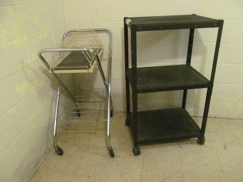 lot 495 image: Office 4- metal utility cart (24x18x42)