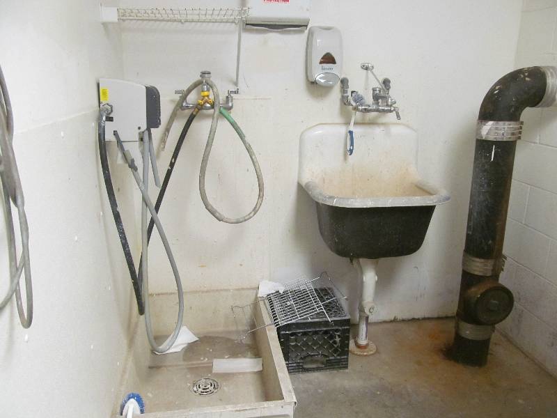 lot 504 image: B2- Sinks, soap and towel dispensers