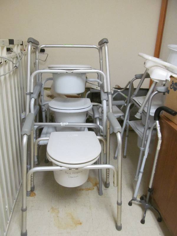 lot 520 image: B2- Group of commodes