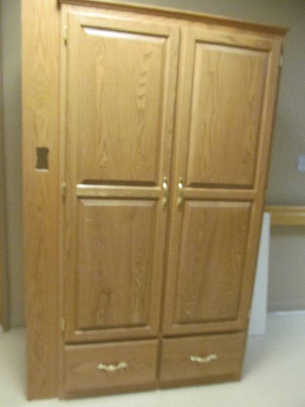 lot 523 image: B2- Wardrobe Cabinet, contents are not included (36x78x18)