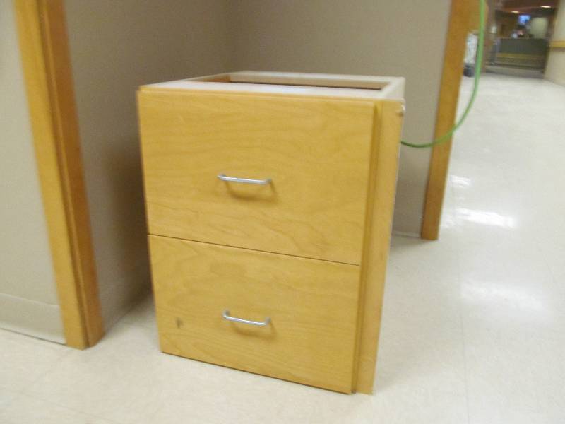 lot 525 image: B2- 2 Drawer Cabinet (24x18x23)