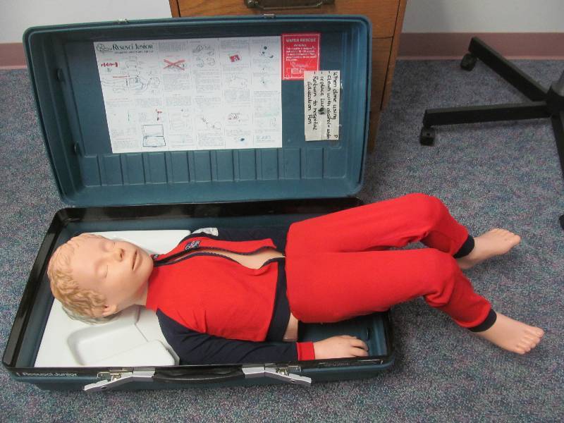 lot 527 image: B2- Resuci junior doll for 1st Aid training