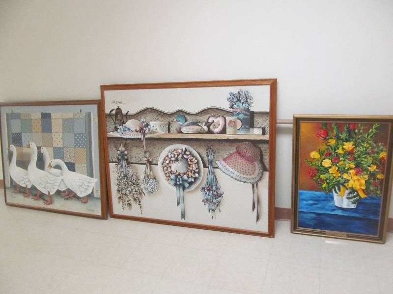 lot 544 image: Basement #2-3 Pictures- Jasper Hatpic-floral, geese