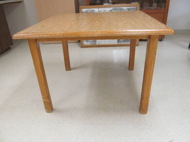 lot 548 image: Basement #2-Square table
