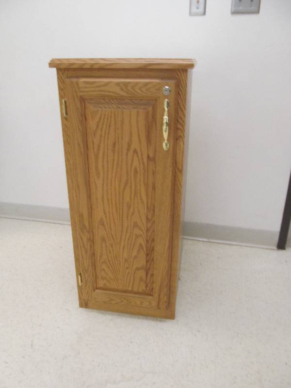 lot 551 image: Basement #2-Floor cabinet