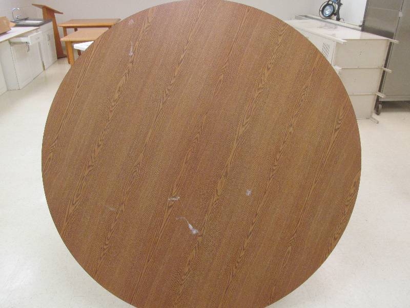 lot 553 image: Basement #2-Round Table