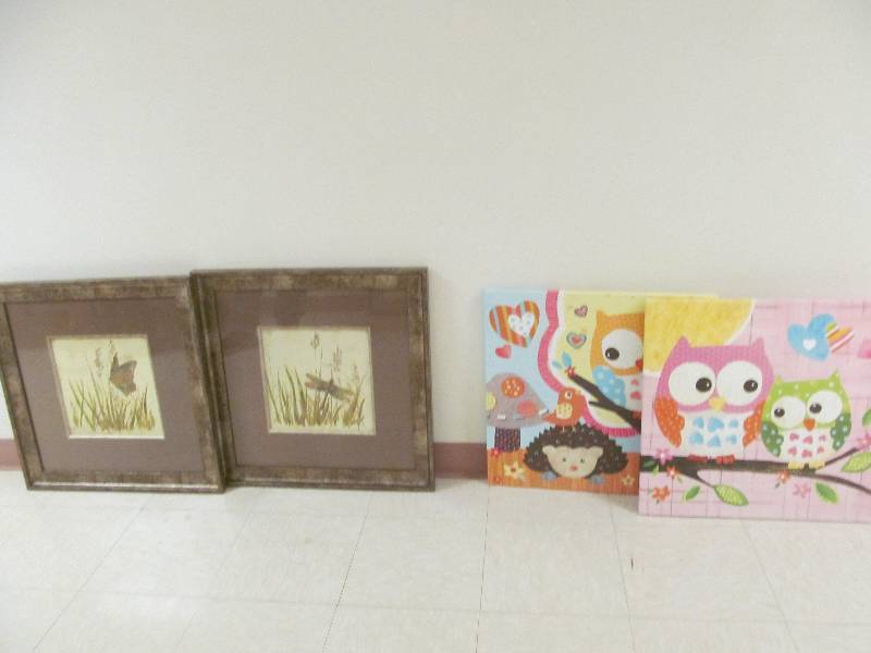 lot 569 image: Basement #2-2 kids owl picture, 2 butterfly pictures