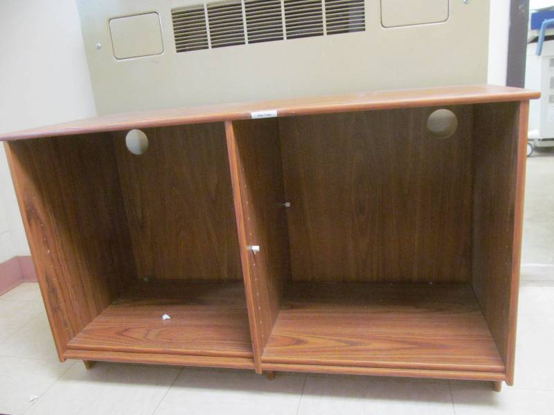 lot 575 image: Basement #2-Cabinet