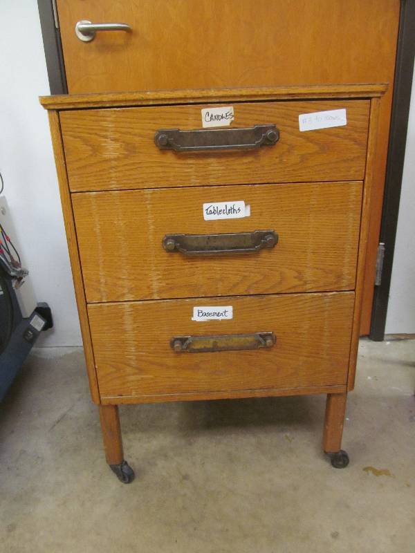 lot 587 image: Basement #2-3 Drawer nightstand