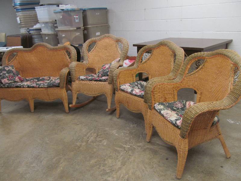 lot 588 image: Basement #2-Wicker Patio Set (4pc)