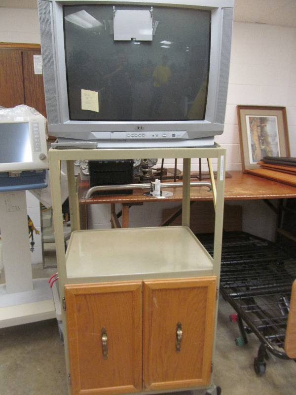 lot 594 image: Basement #2-JVC TV on Media Cart