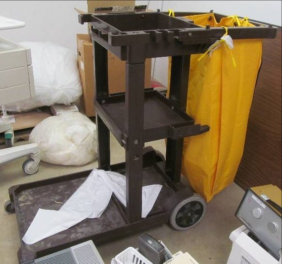 lot 611 image: Maintenance Cart