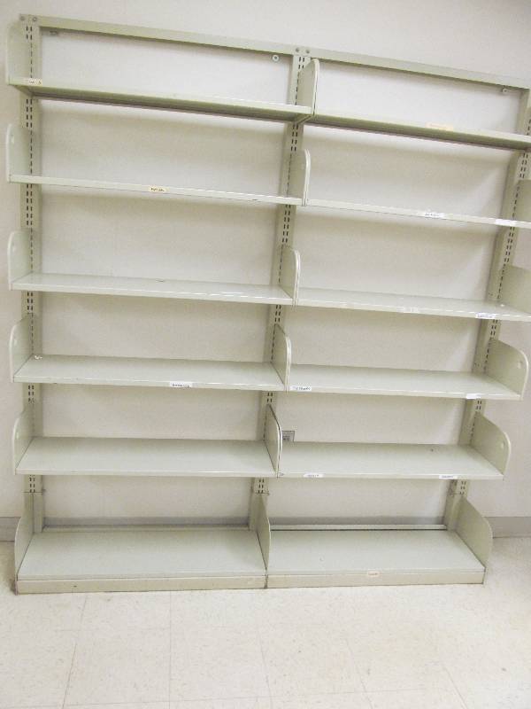 lot 613 image: Metal Book Rack