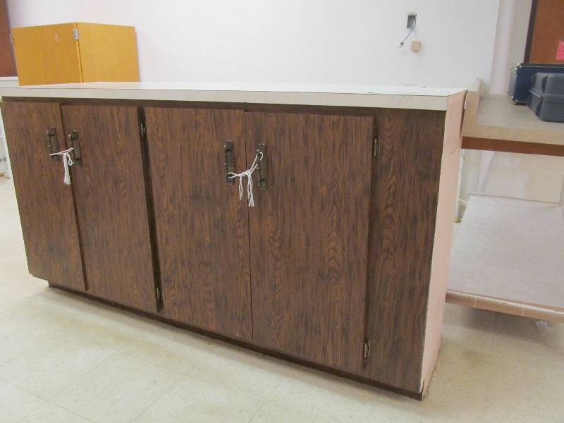 lot 617 image: Free Standing Cabinet