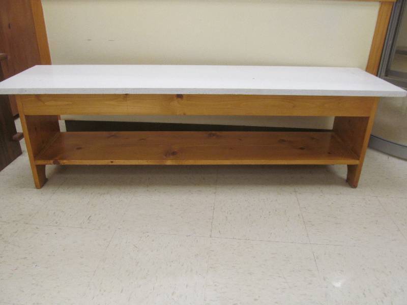 lot 632 image: Bench (16x55x16)