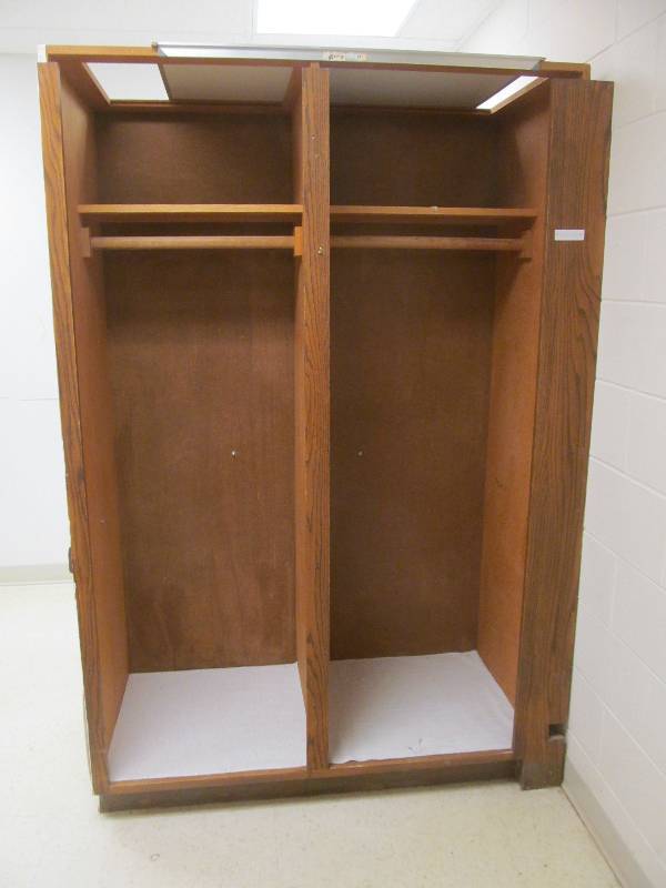lot 643 image: Wardrobe Cabinet