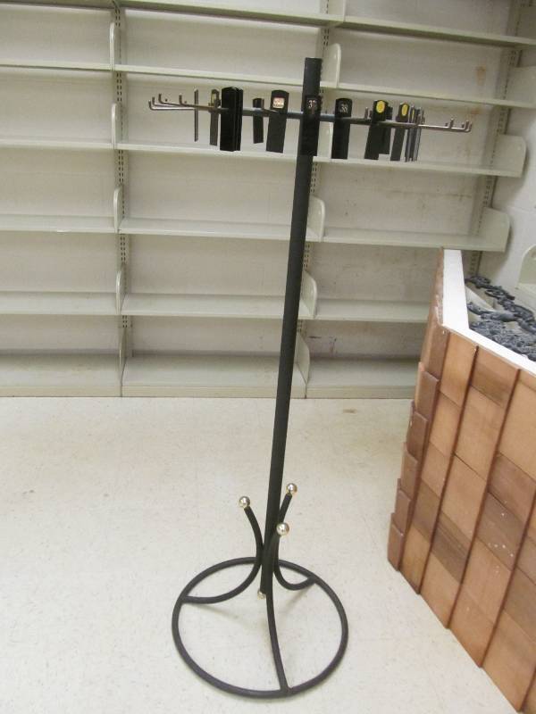 lot 656 image: Belt and Tie Rack
