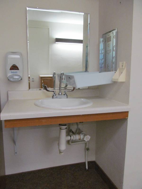 lot 685 image: Rm 12- Vanity-soap and towel dispense