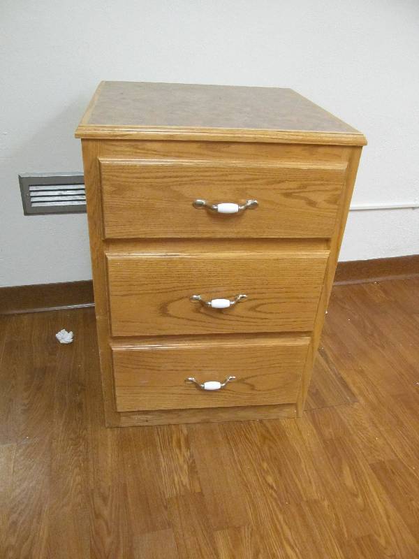 lot 690 image: Rm 11- Night stand-3 drawer leaf  design