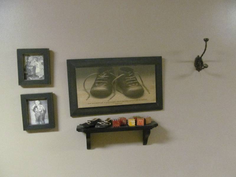 lot 708 image: Office #2-Wall Dcor (baby theme)
